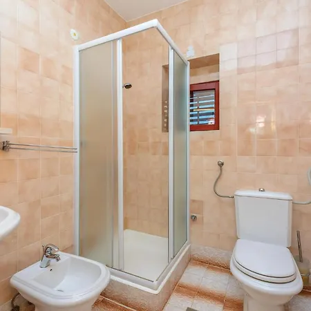 Stunning In Zaton Veliki With Kitchen Holiday home *