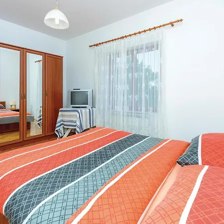 Stunning In Zaton Veliki With Kitchen Holiday home *
