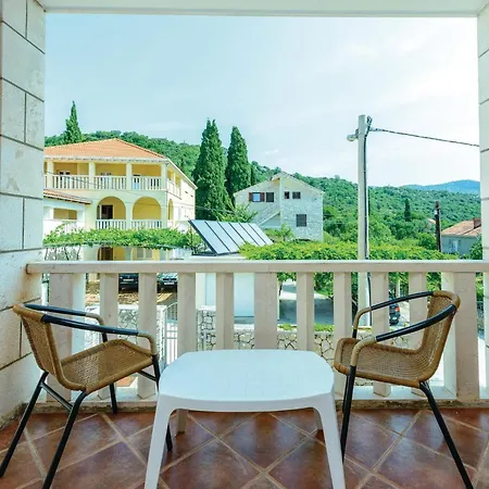 Holiday home Stunning In Zaton Veliki With Kitchen *