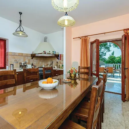 Stunning In Zaton Veliki With Kitchen Holiday home