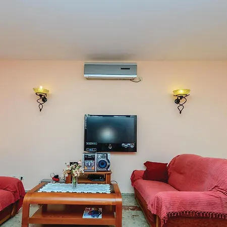 Holiday home Stunning In Zaton Veliki With Kitchen *