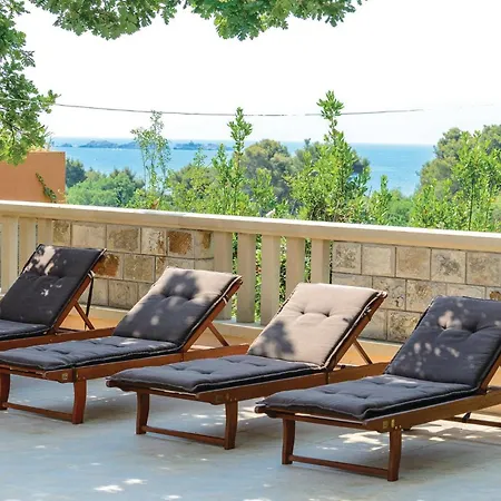 Stunning In Zaton Veliki With Kitchen Holiday home
