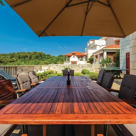 Stunning In Zaton Veliki With Kitchen