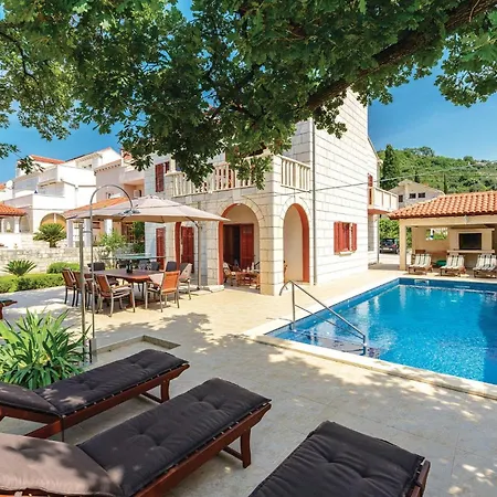 Stunning In Zaton Veliki With Kitchen